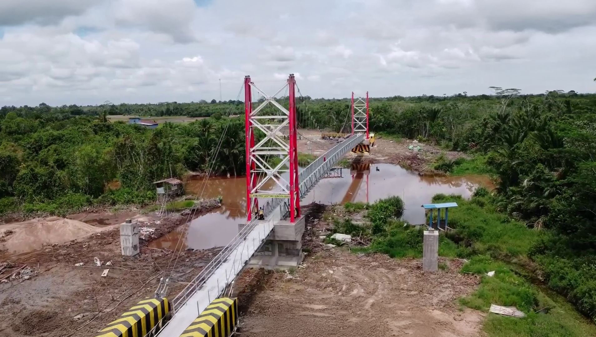 Menghubungkan Harapan di Berbagai Penjuru Indonesia, WIKAIKON Dukung Pembangunan Jembatan Gantung